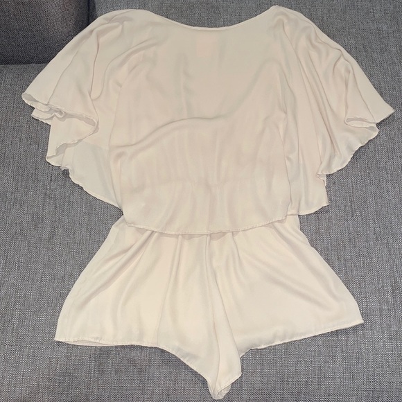 *NWT* Brandy Melville romper - Picture 2 of 4
